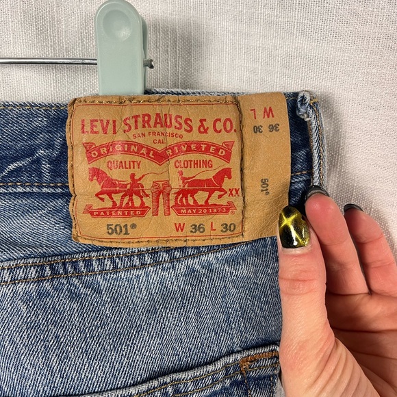 Levi's Men's Blue Jeans Classic 501 Fit - Size W36 L30 - Picture 7 of 10